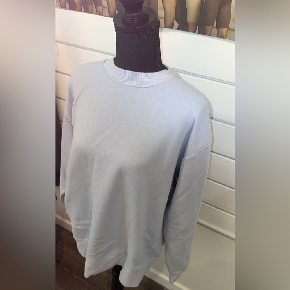 Skims small periwinkle light blue/grey  skims crew neck sold out/limited color - Picture 5 of 8
